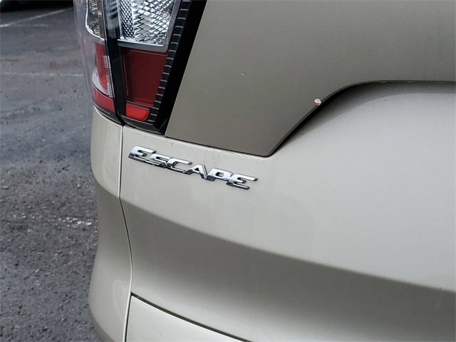 Used 2017 Ford Escape Titanium image 29