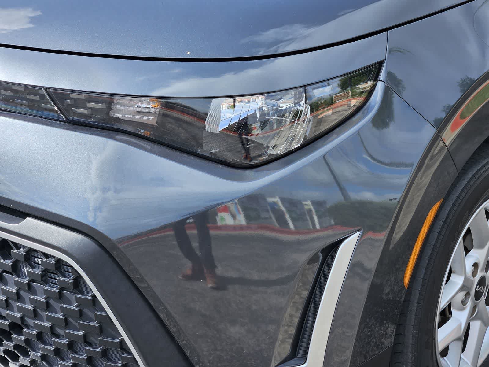 Used 2023 Kia Soul LX w/ Option Group 015 FWD image 7
