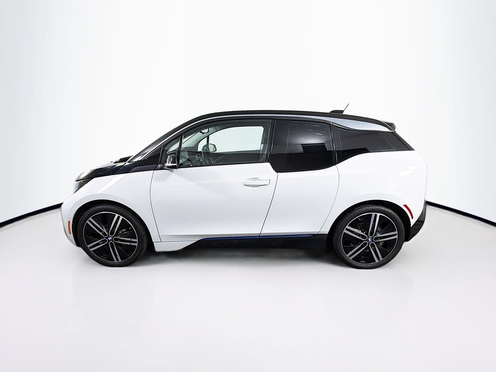 Used 2018 BMW i3 w/ Range Extender RWD image 4