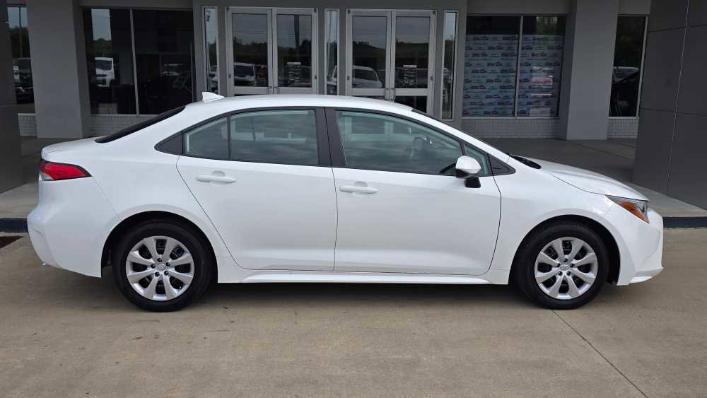 Used 2024 Toyota Corolla LE FWD image 6