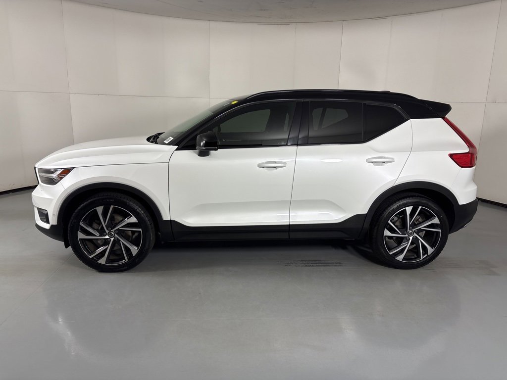 Used 2019 Volvo XC40 T5 R-Design image 5