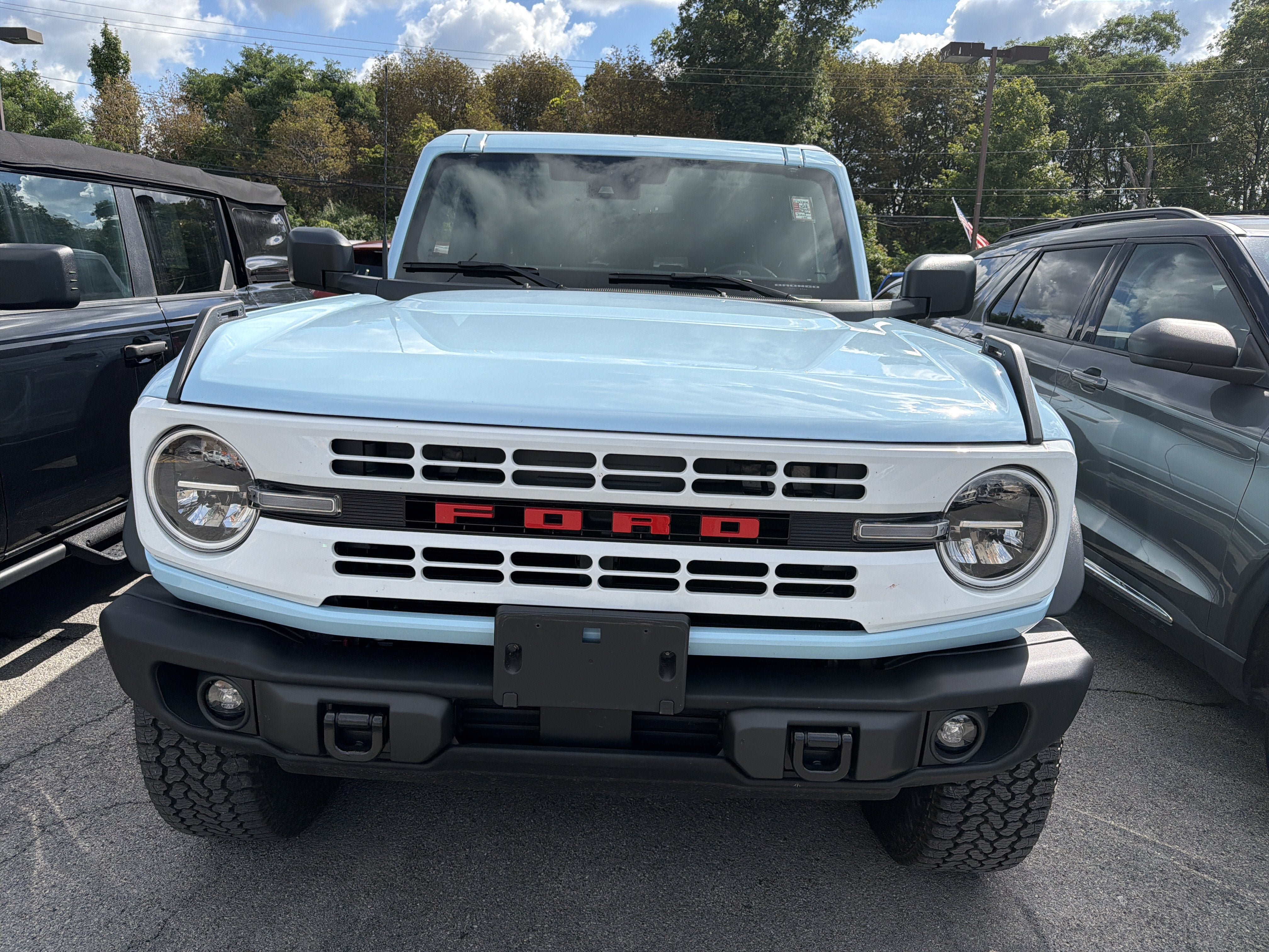 Used 2025 Ford Bronco Heritage Edition AWD/4WD image 3