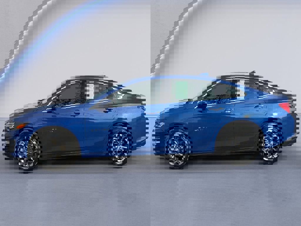 Used 2023 Chevrolet Malibu LT image 2