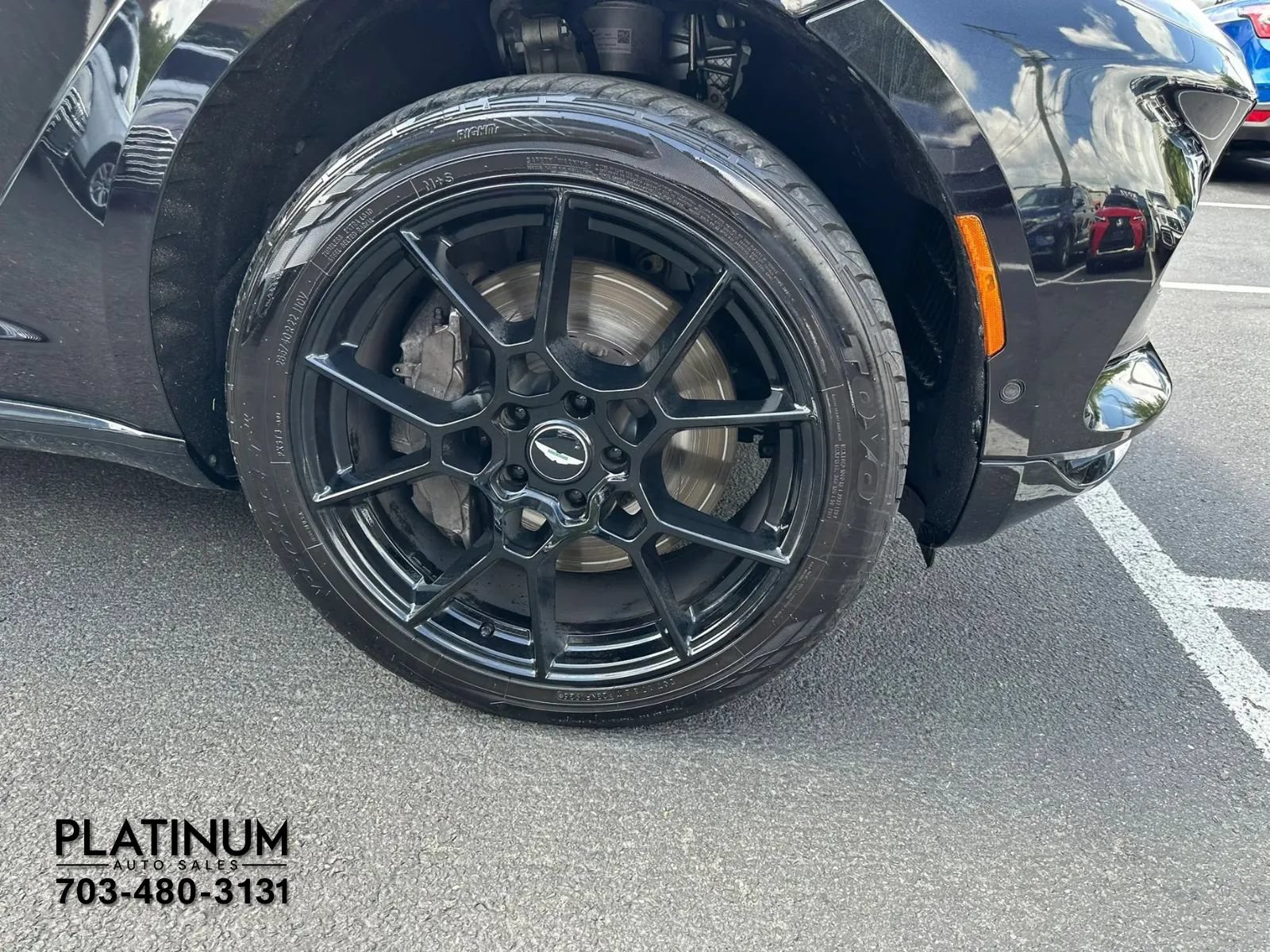 Used 2021 Aston Martin DBX AWD/4WD image 25