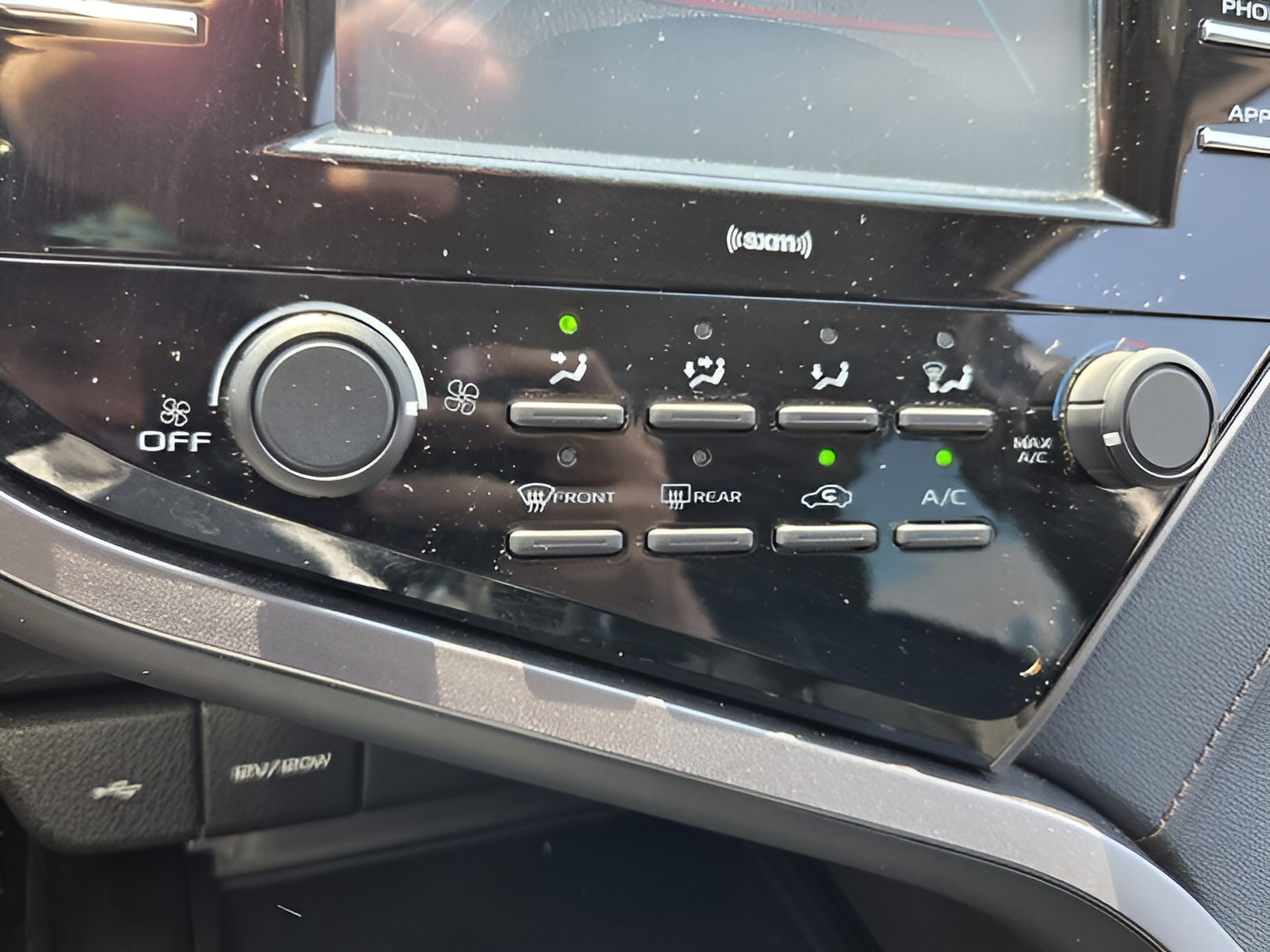 Used 2020 Toyota Camry LE FWD image 20
