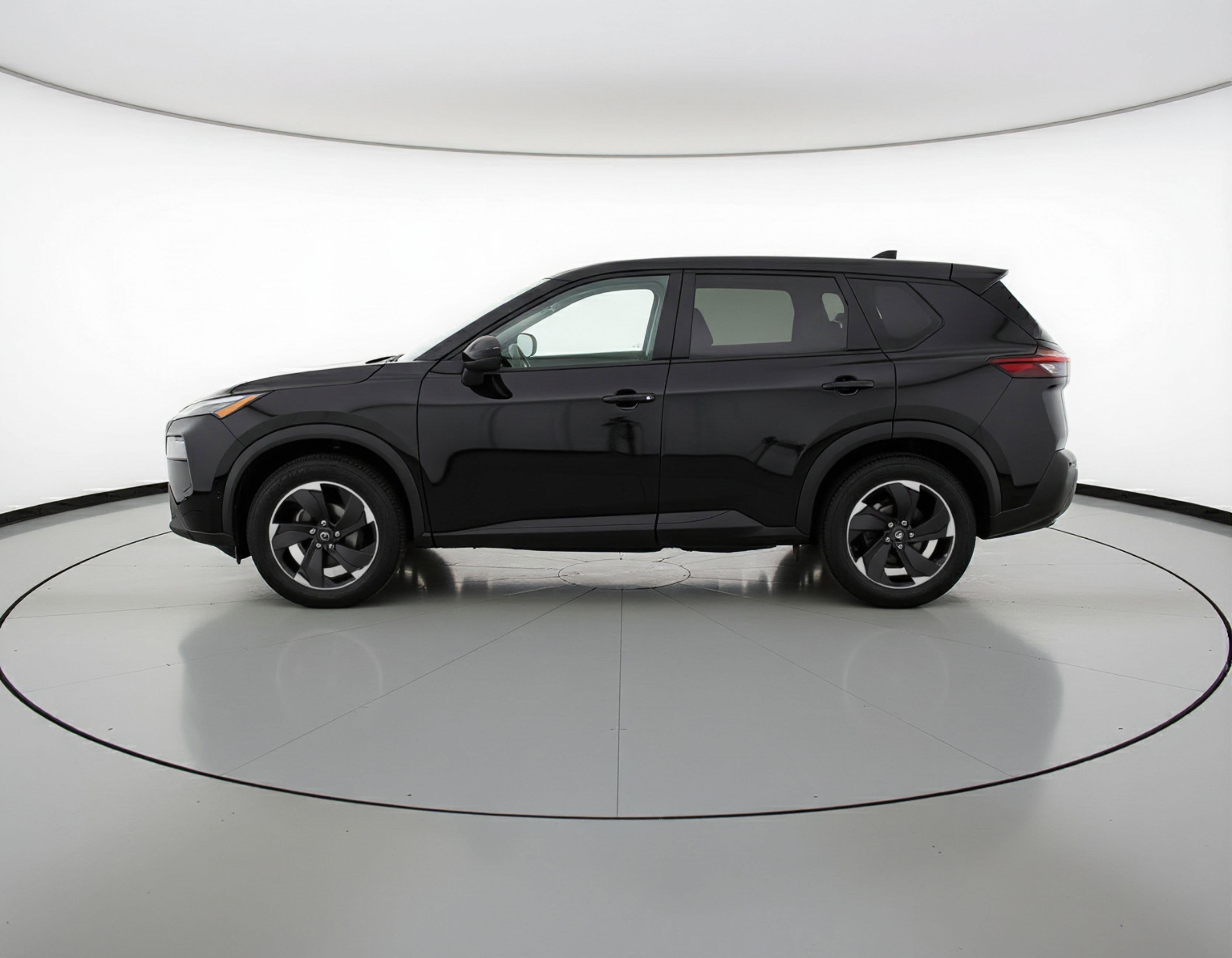 Used 2025 Nissan Rogue SV image 3