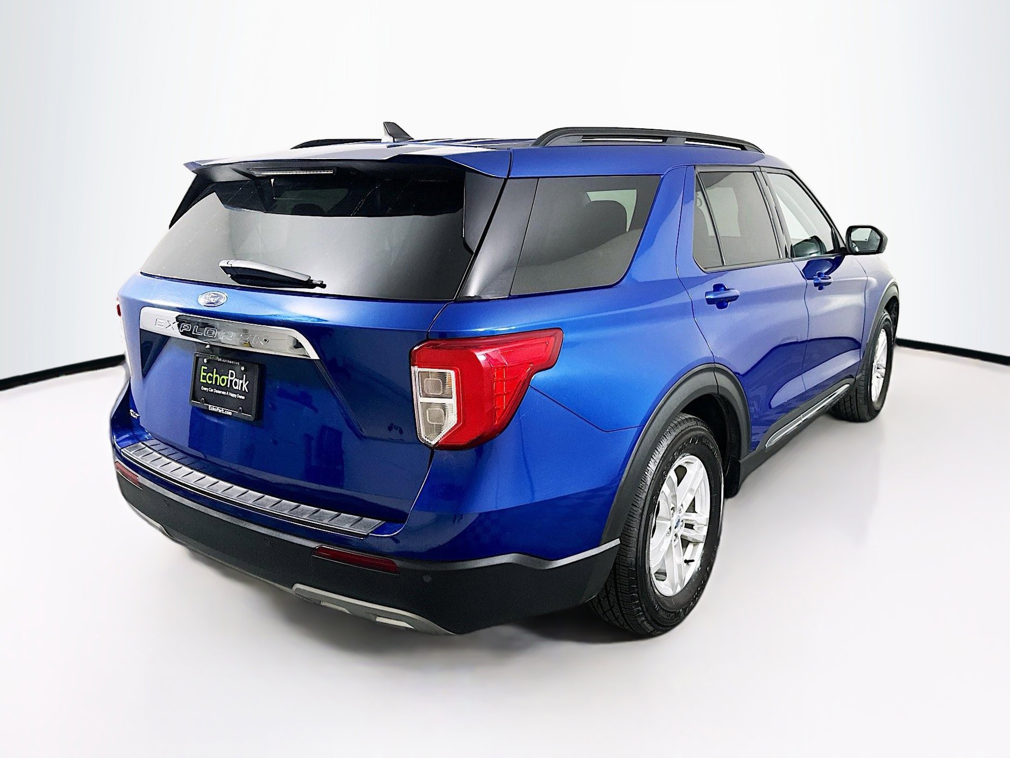 Used 2023 Ford Explorer XLT w/ Equipment Group 202A image 9