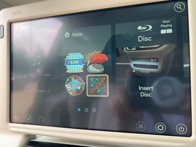 Used 2021 Chrysler Pacifica Limited w/ Uconnect Theater Family Group image 13