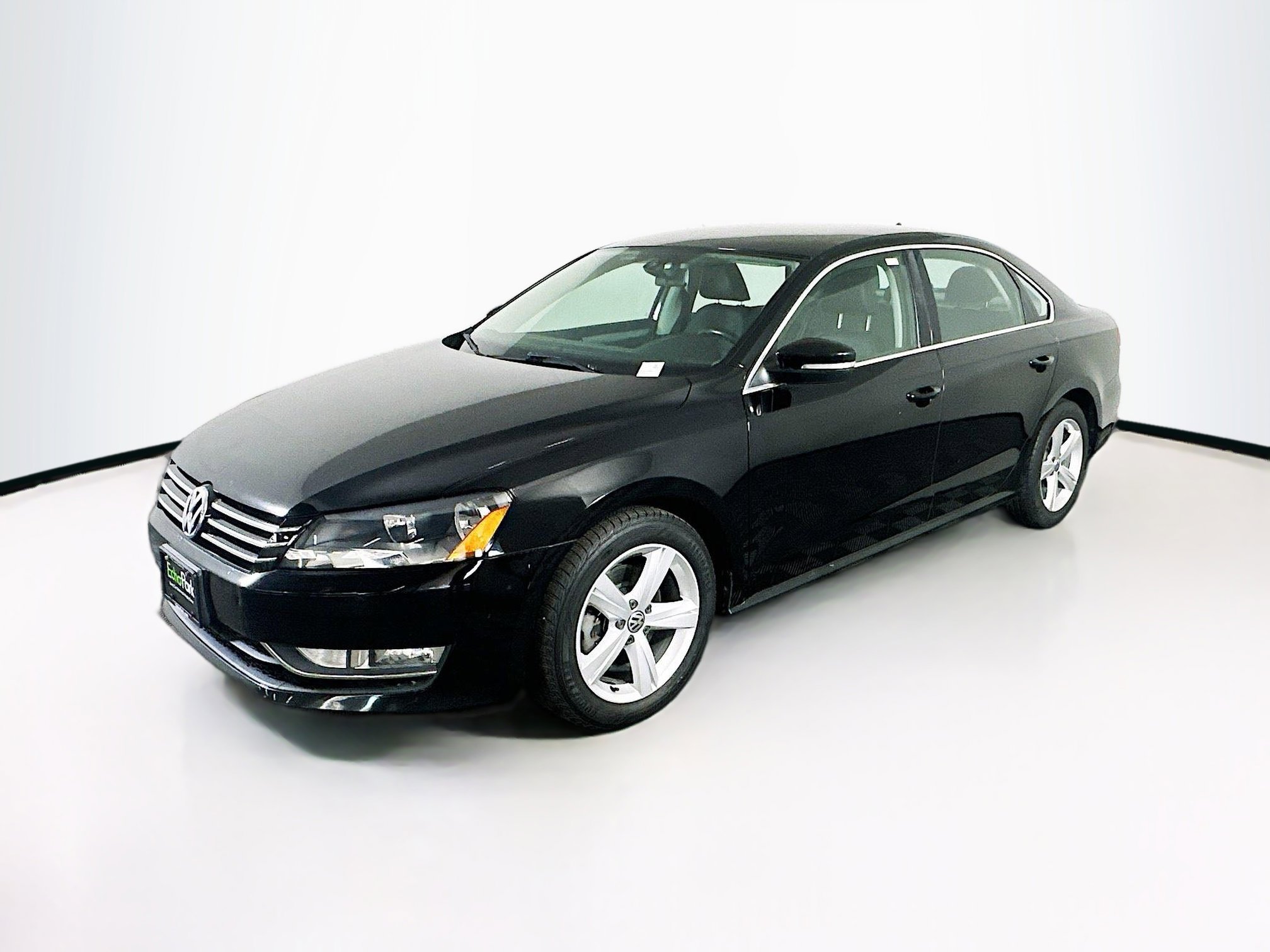 Used 2015 Volkswagen Passat 1.8T Limited Edition FWD image 3