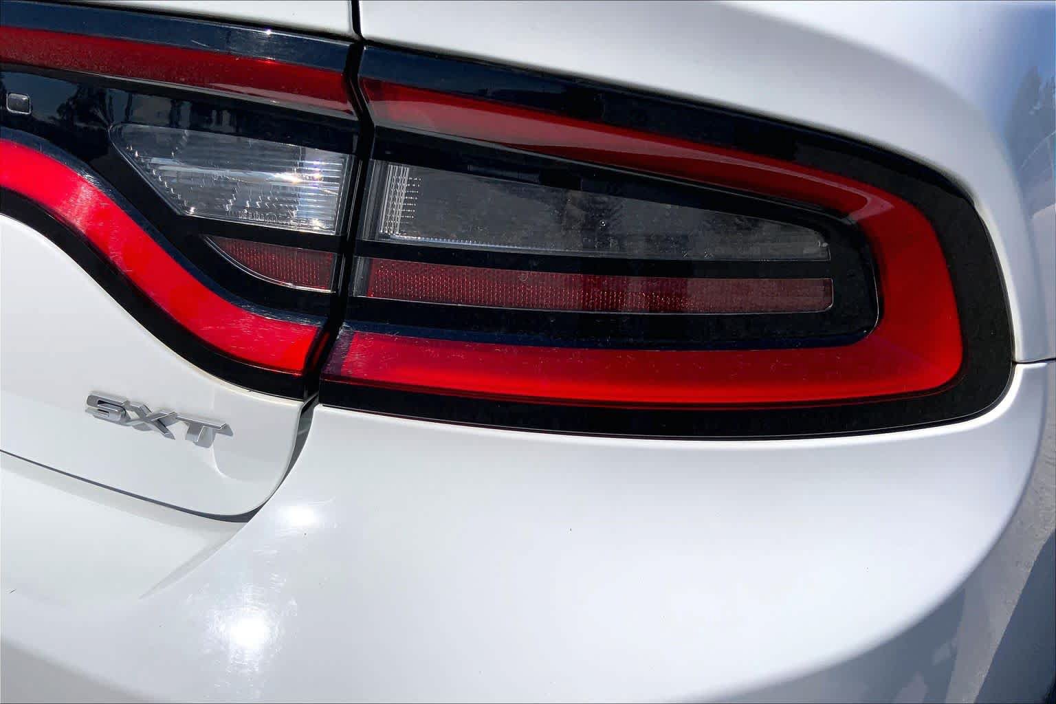 Used 2018 Dodge Charger SXT RWD image 30