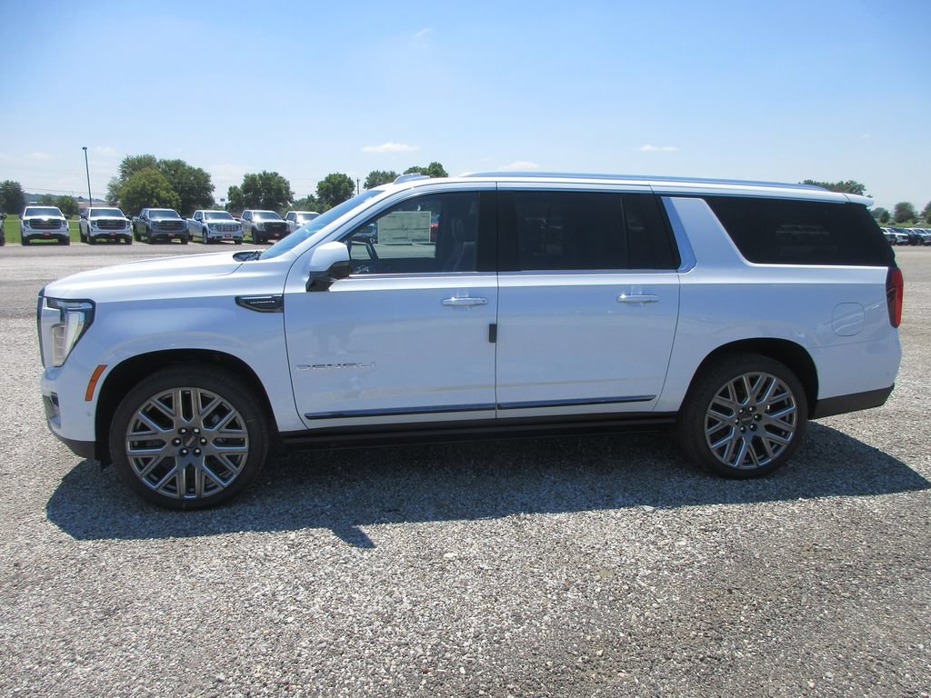 New 2026 GMC Yukon XL Denali Ultimate AWD/4WD image 7