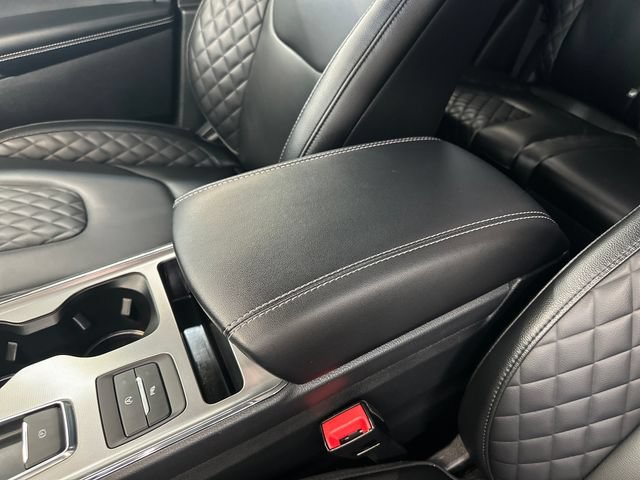 Used 2024 Ford Edge Titanium AWD/4WD image 30