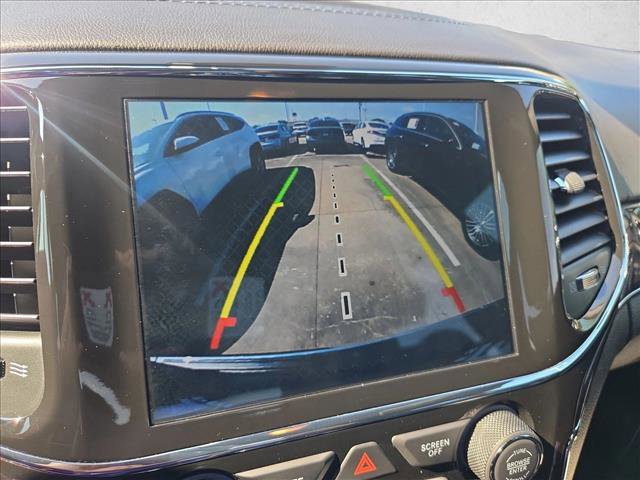 Used 2020 Jeep Grand Cherokee Overland AWD/4WD image 12