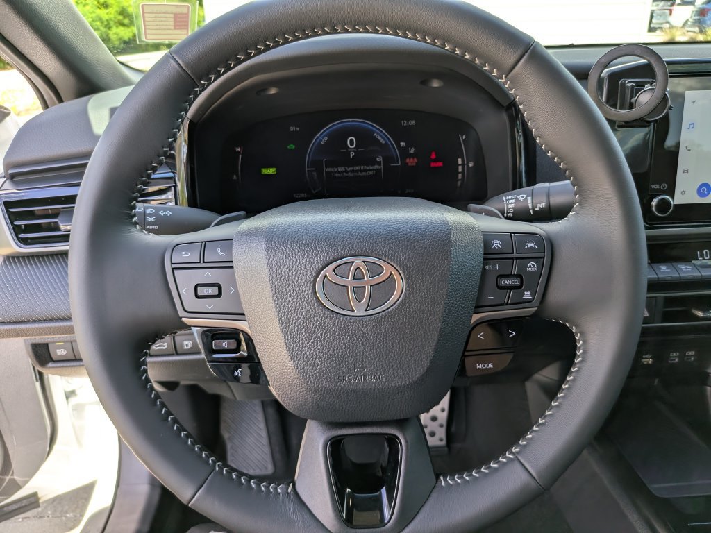 Used 2026 Toyota Camry SE FWD image 30