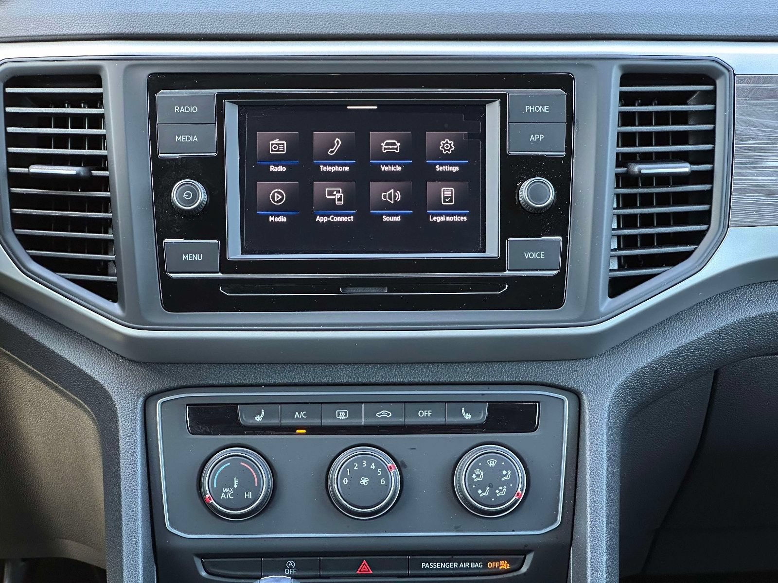 Certified 2023 Volkswagen Atlas Cross Sport SE AWD/4WD image 18