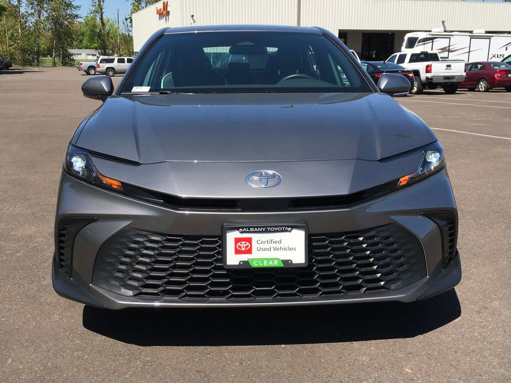 Used 2025 Toyota Camry SE AWD/4WD image 11