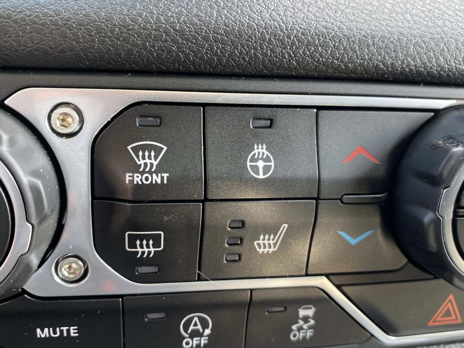 Used 2025 Jeep Wrangler Willys AWD/4WD image 31