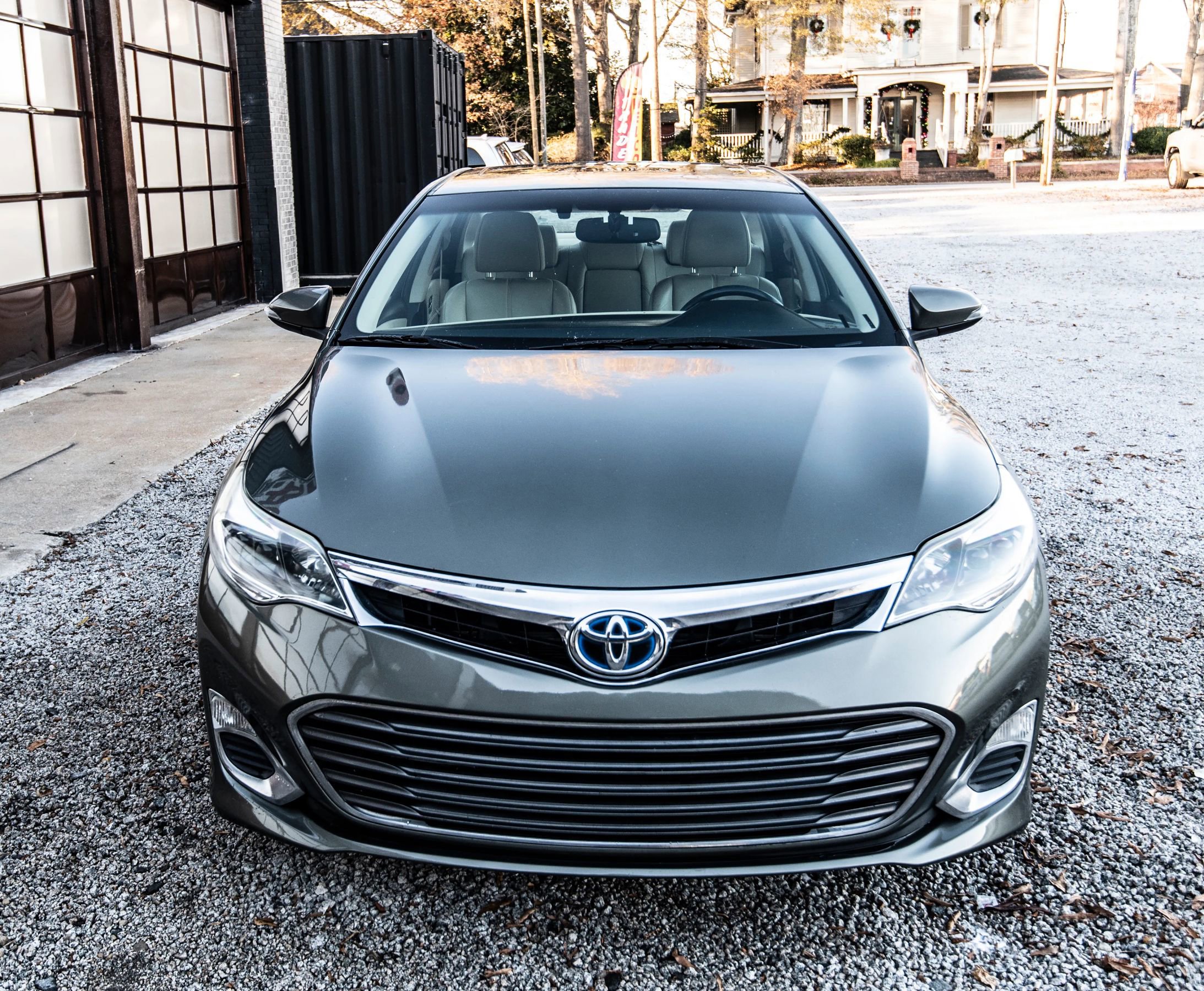 Used 2013 Toyota Avalon XLE Premium image 2