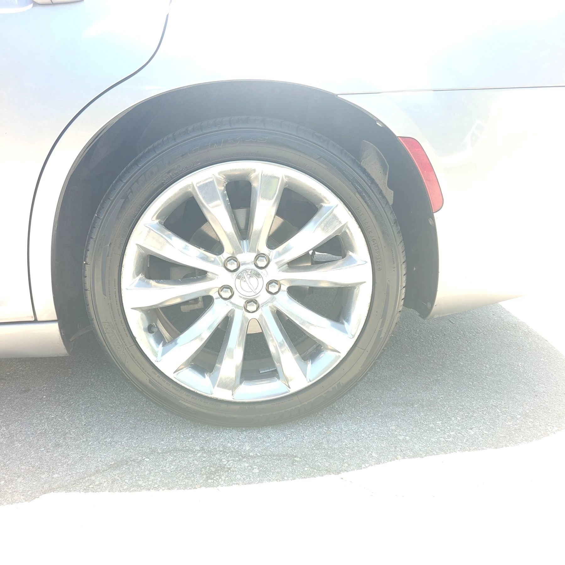 Used 2018 Chrysler 300 Limited RWD image 27