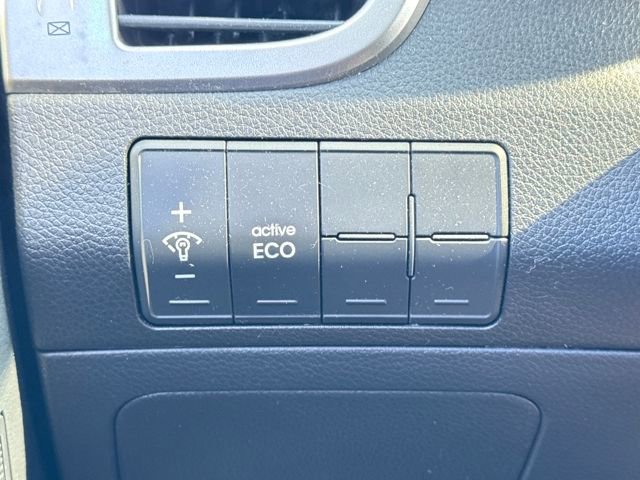 Used 2017 Hyundai Elantra GT image 27