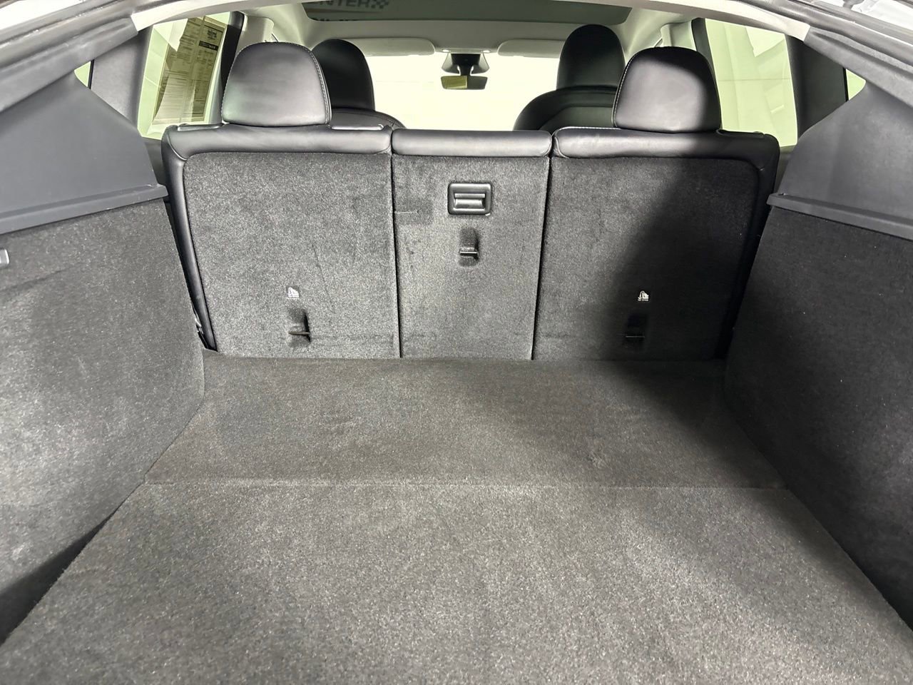 Used 2024 Tesla Model Y 2WD image 18
