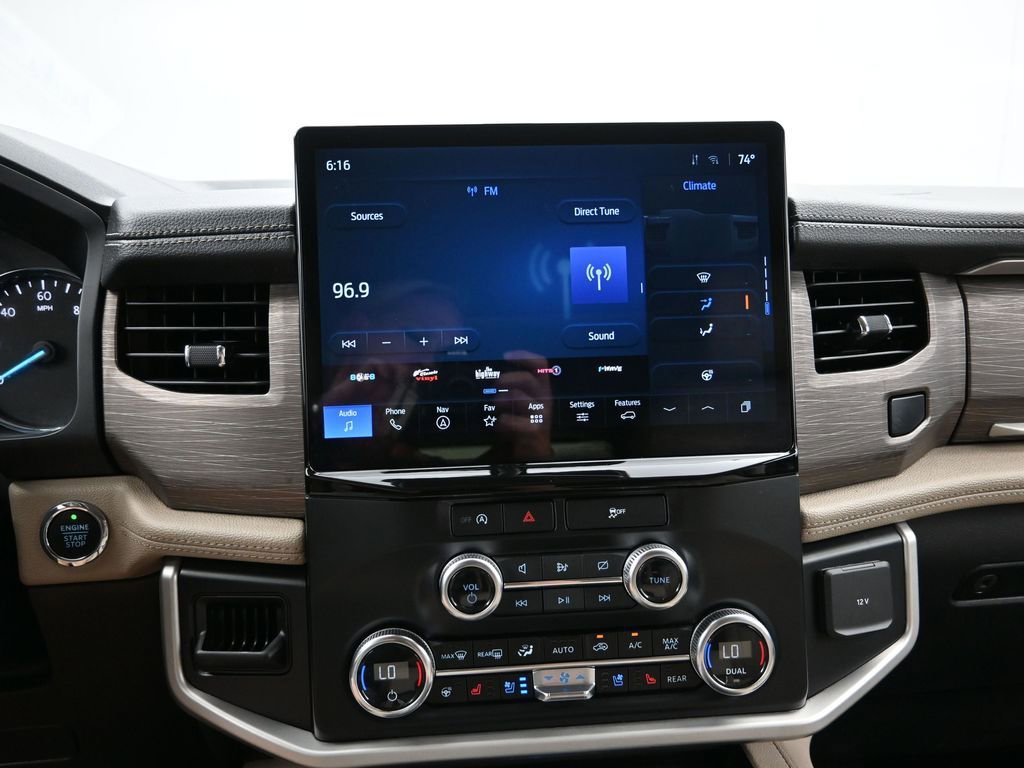 Used 2024 Ford Expedition Max Limited image 16