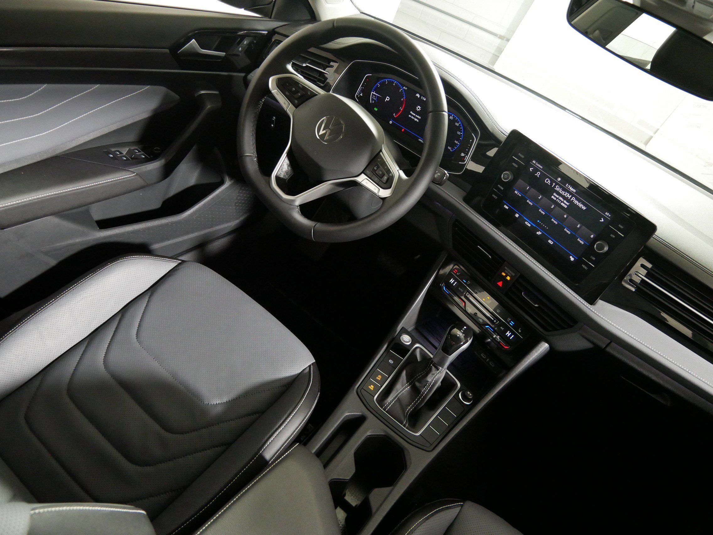 Certified 2025 Volkswagen Jetta SEL FWD image 9