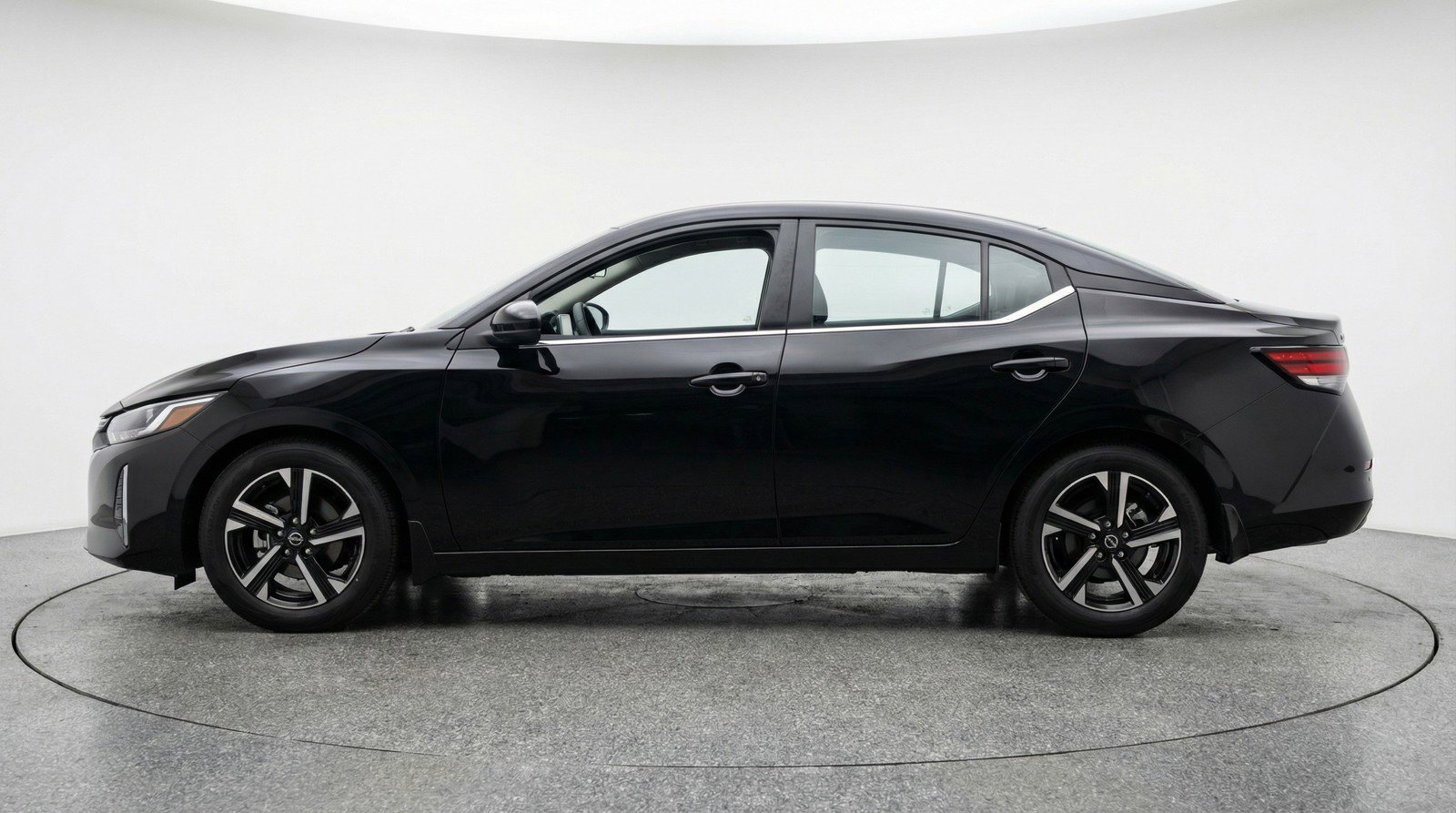 Used 2025 Nissan Sentra SV image 5