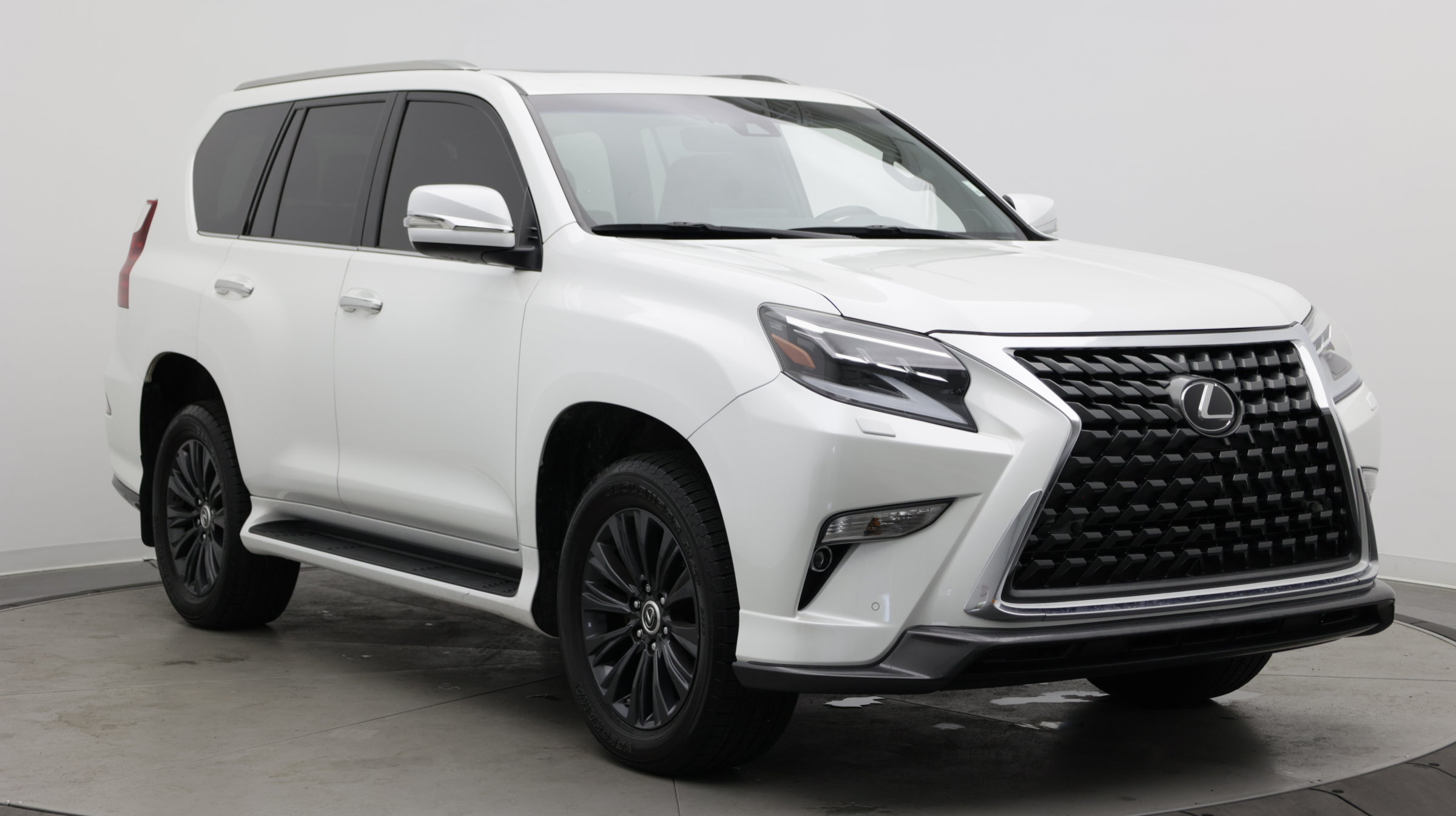 Used 2022 Lexus GX 460 Premium w/ Accessory Package AWD/4WD image 3