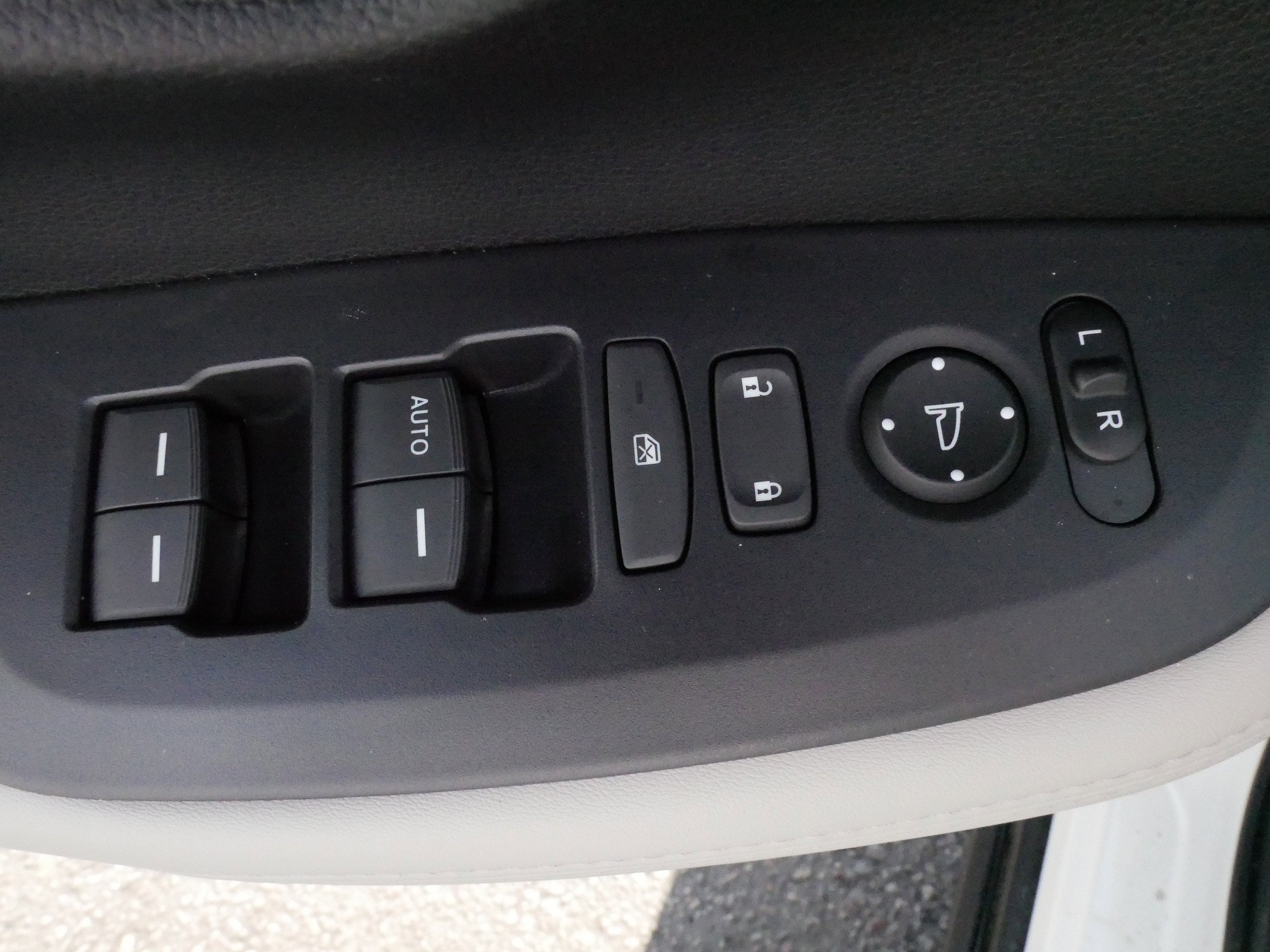 Certified 2026 Honda HR-V LX image 19