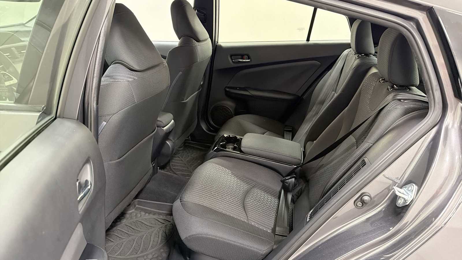 Certified 2017 Toyota Prius Prime Plus FWD image 24