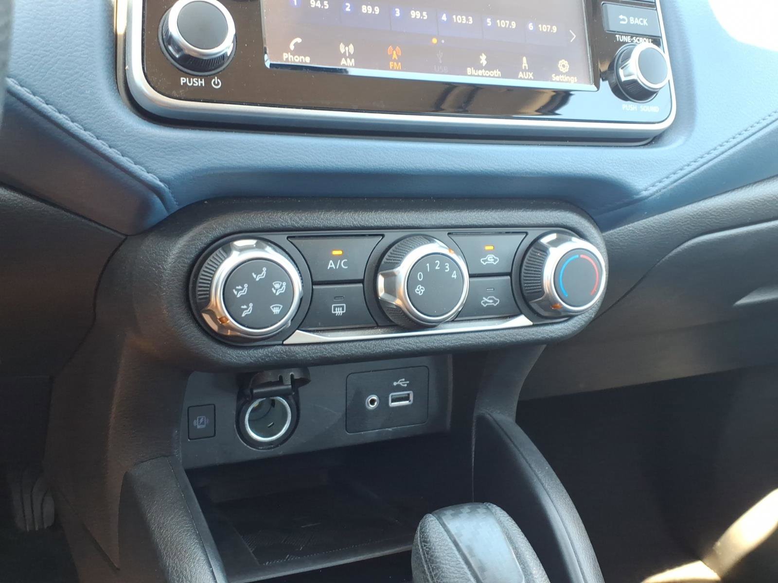 Used 2025 Nissan Versa SV FWD image 10