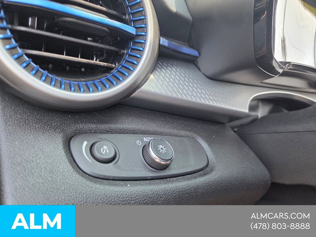 Used 2025 Chevrolet Trax LS FWD image 29