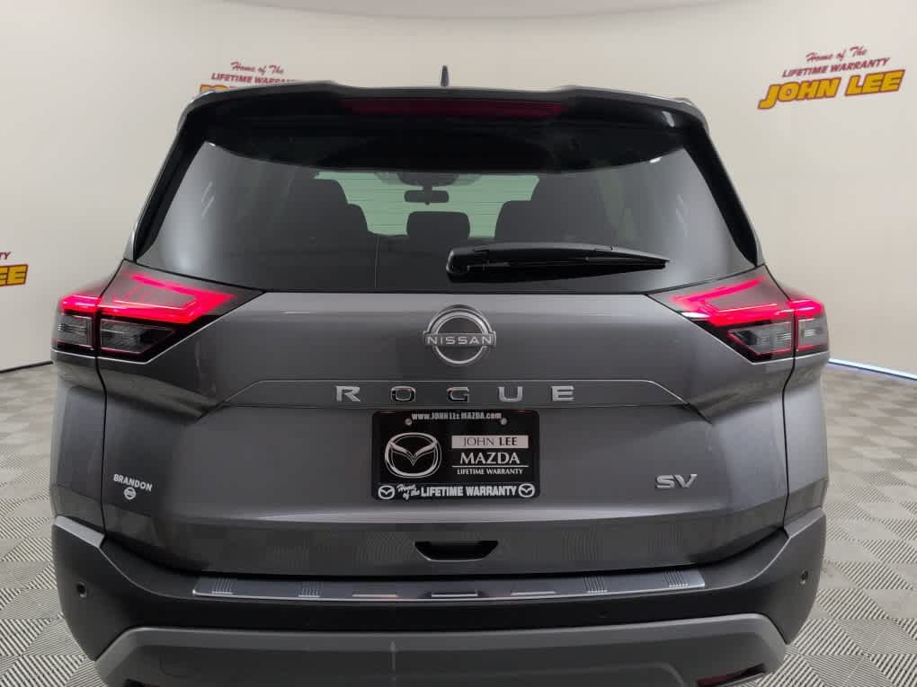 Used 2023 Nissan Rogue SV FWD image 4