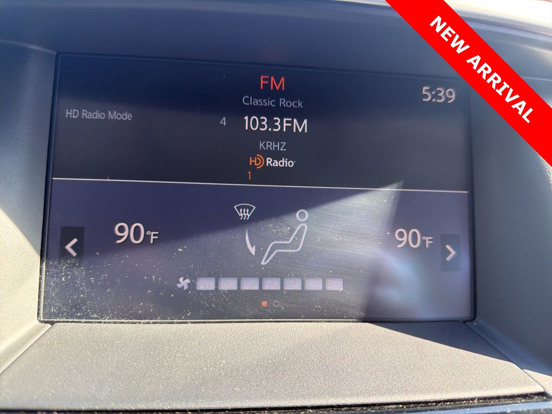 Used 2018 Nissan Pathfinder SV image 10