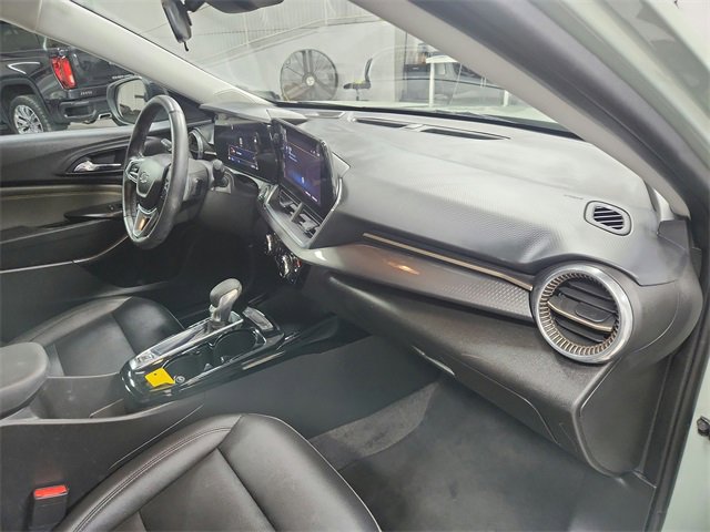 Used 2024 Chevrolet Trax ACTIV w/ Driver Confidence Package image 31