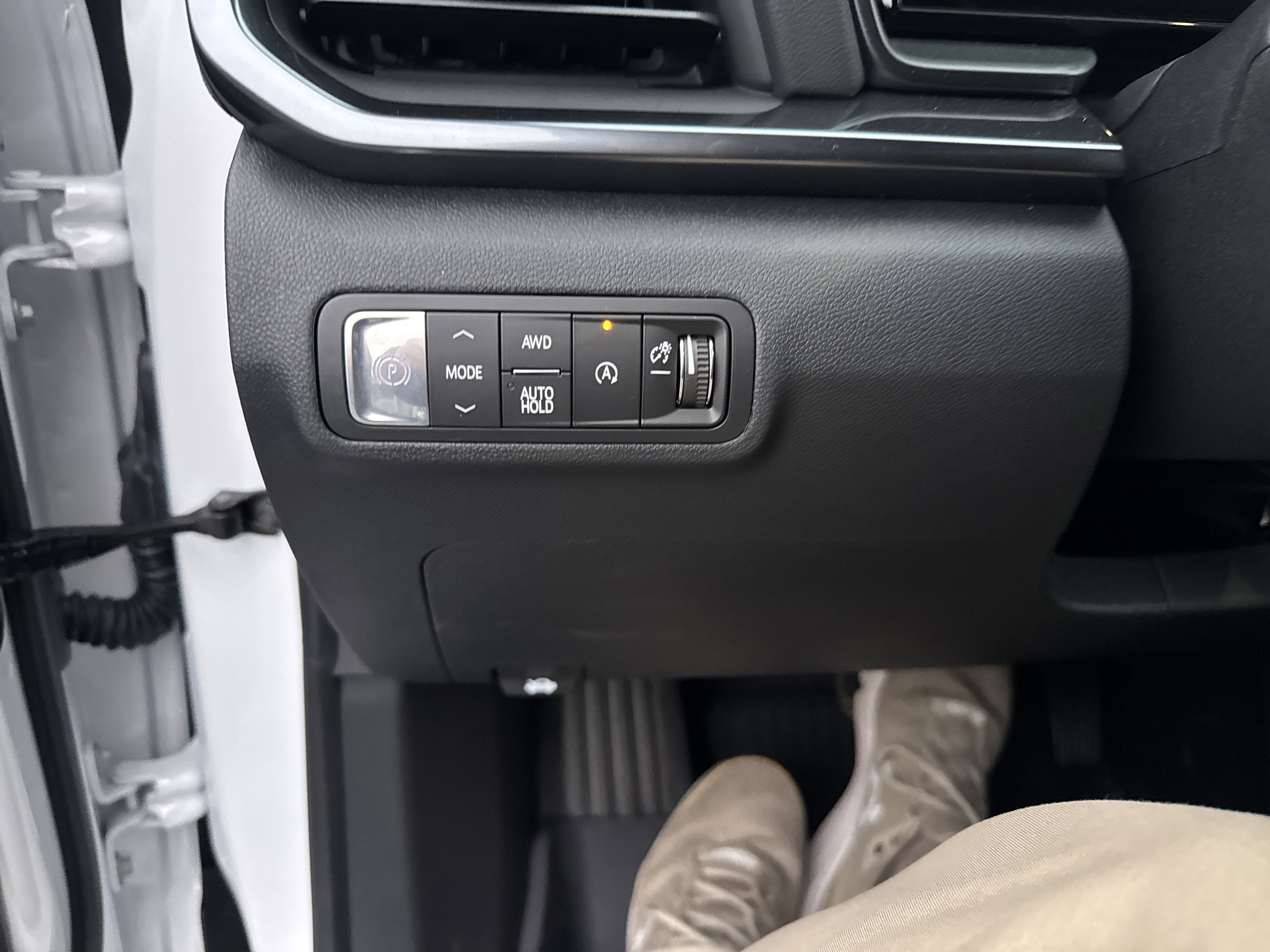 New 2026 GMC Terrain AT4 w/ LPO, Floor Liner Package image 30