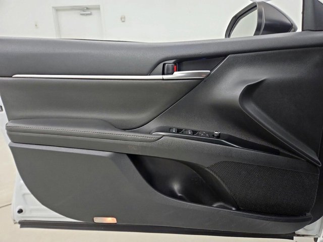 Used 2019 Toyota Camry XSE image 7