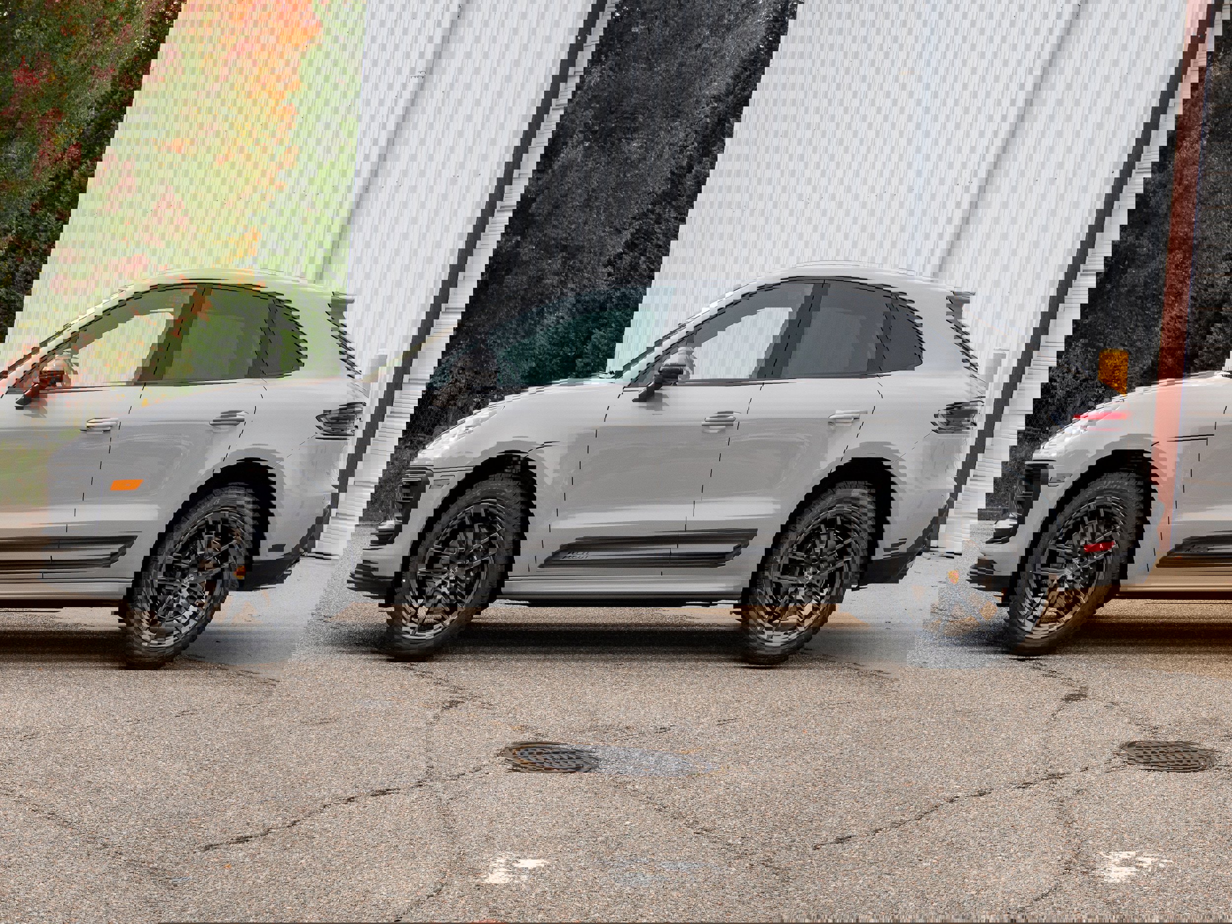 New 2026 Porsche Macan Turbo image 2