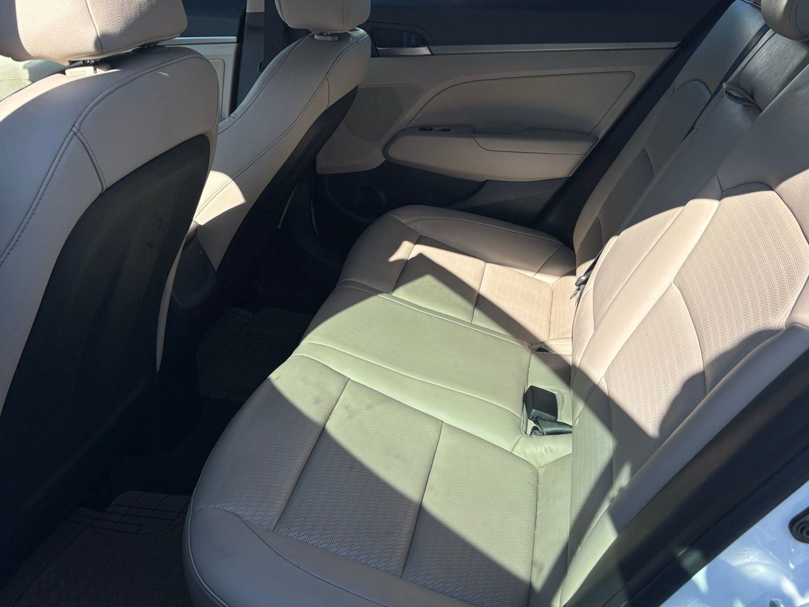 Used 2017 Hyundai Elantra Limited w/ Limited Ultimate Package 05 FWD image 9