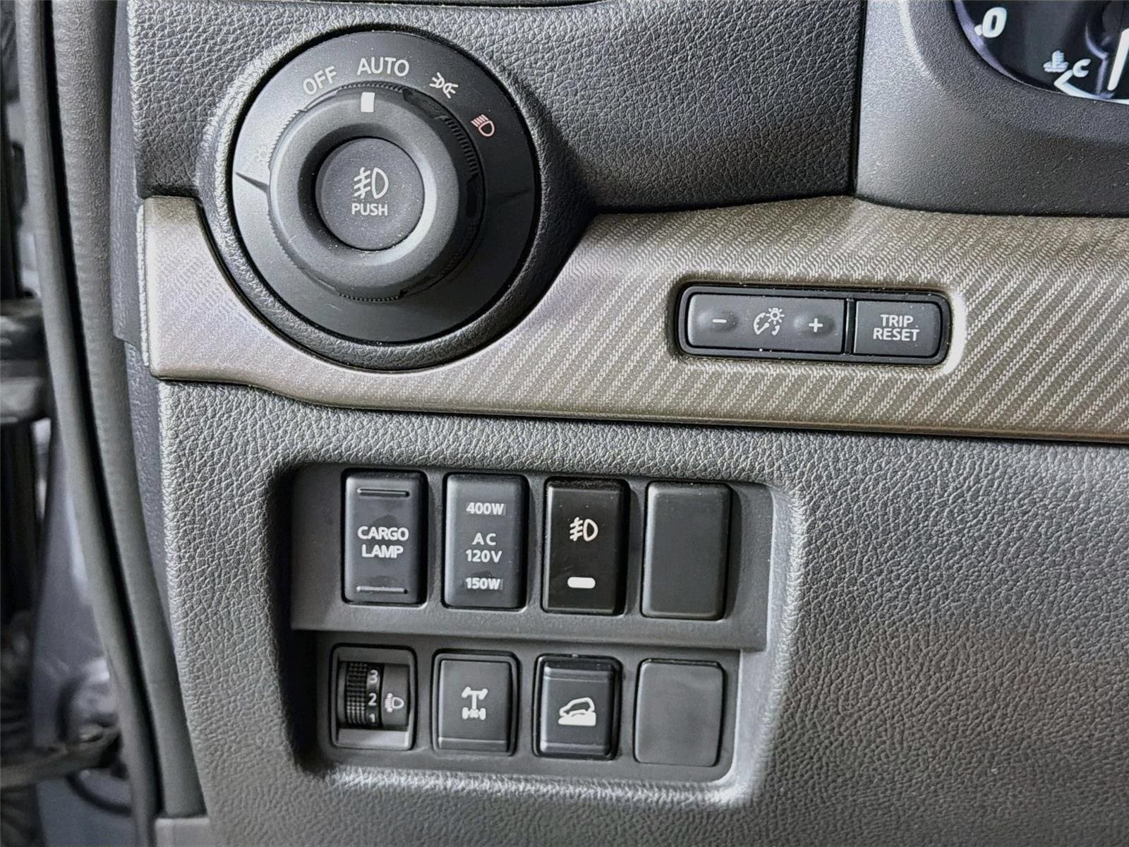 Used 2024 Nissan Titan PRO-4X w/ Pro-4x Convenience Package AWD/4WD image 10