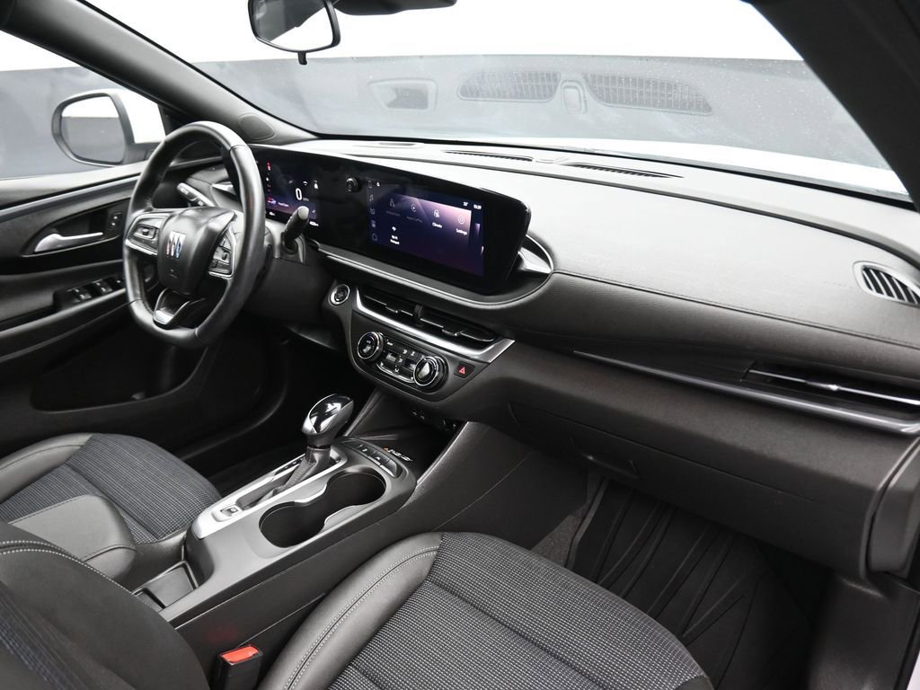 Used 2024 Buick Envista Preferred w/ Convenience I Package image 39