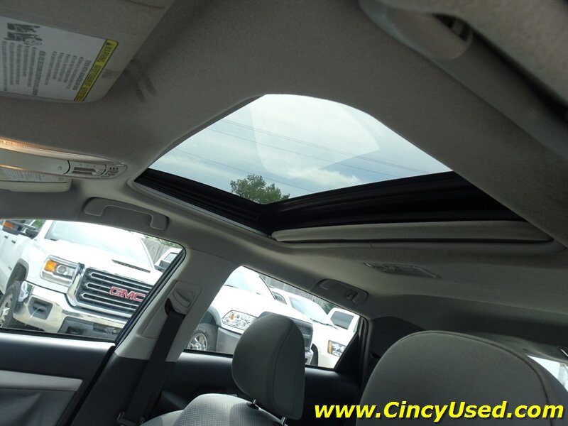 Used 2010 Toyota Matrix S FWD image 26