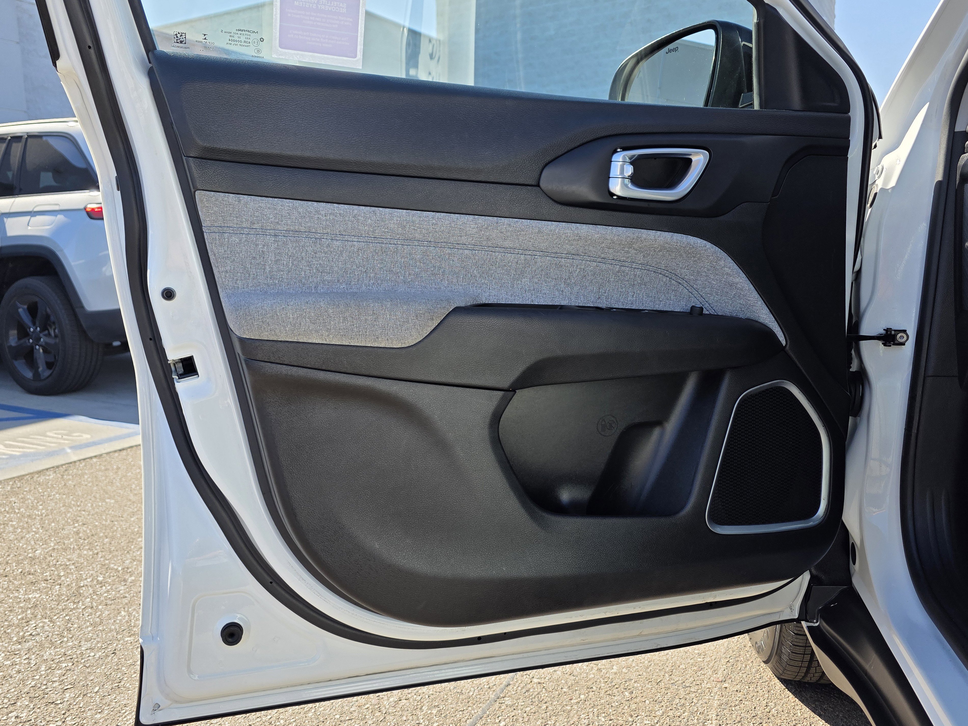 Certified 2022 Jeep Compass Latitude image 11