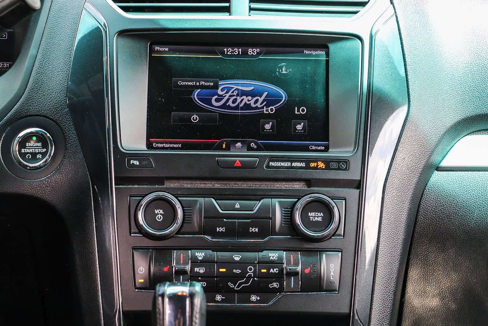Used 2016 Ford Explorer XLT w/ Equipment Group 202A AWD/4WD image 14