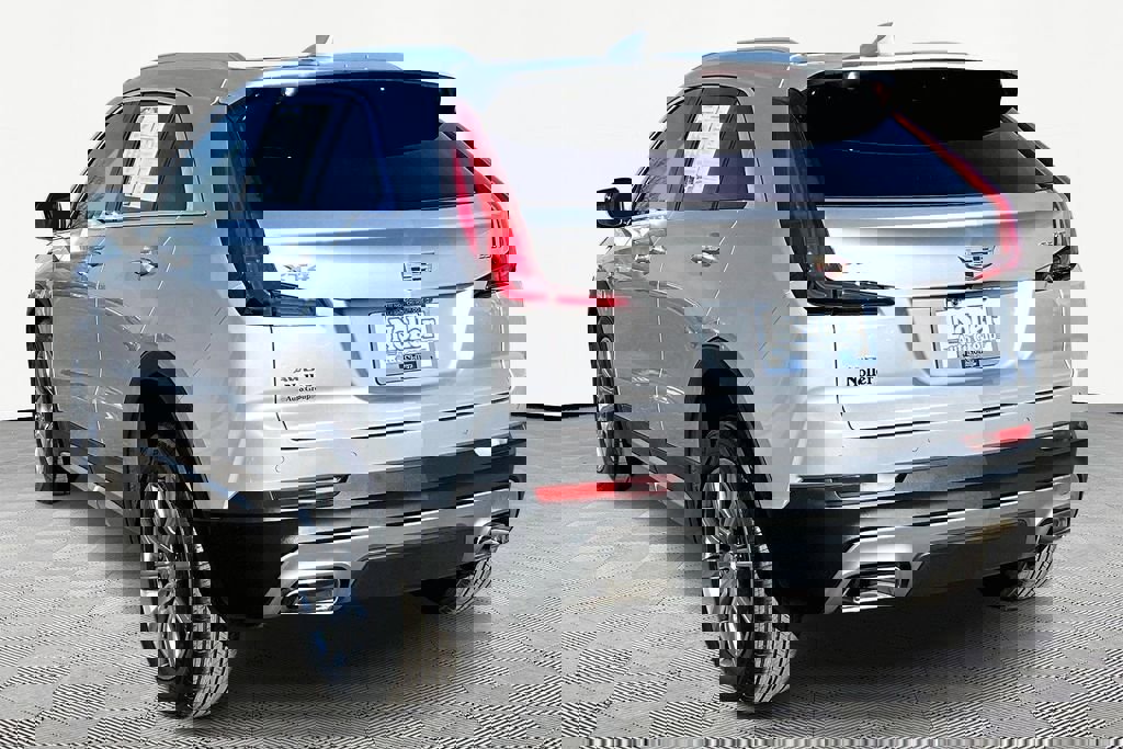 Used 2022 Cadillac XT4 Premium Luxury w/ Enhanced Visibility Package image 13