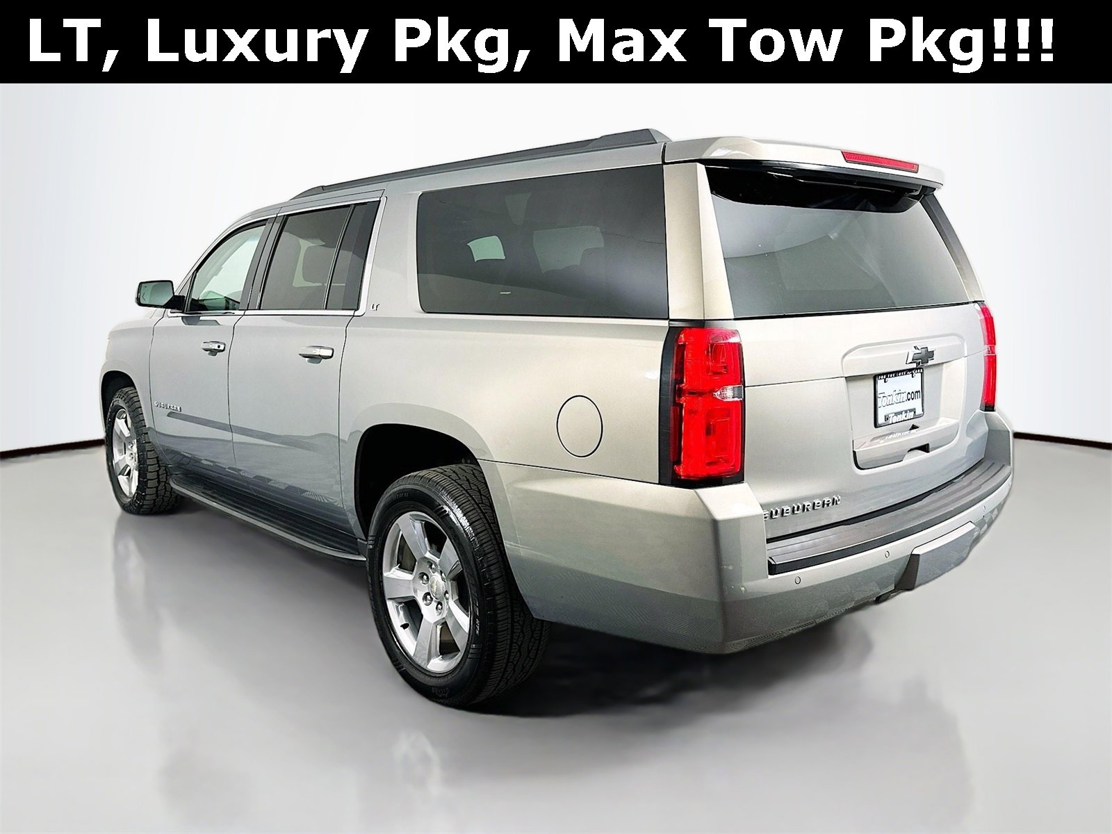 Used 2018 Chevrolet Suburban LT image 6