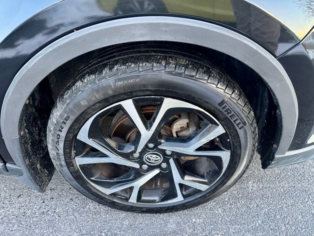 Used 2018 Toyota C-HR XLE image 8