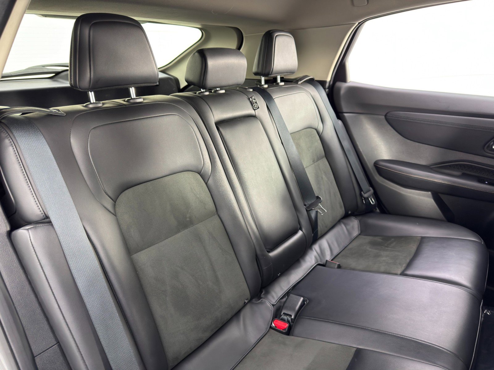 Used 2023 Nissan Ariya Engage image 34