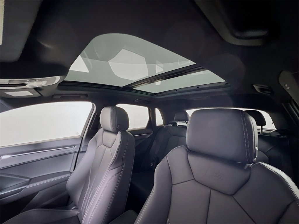 New 2025 Audi Q3 2.0T Premium image 14